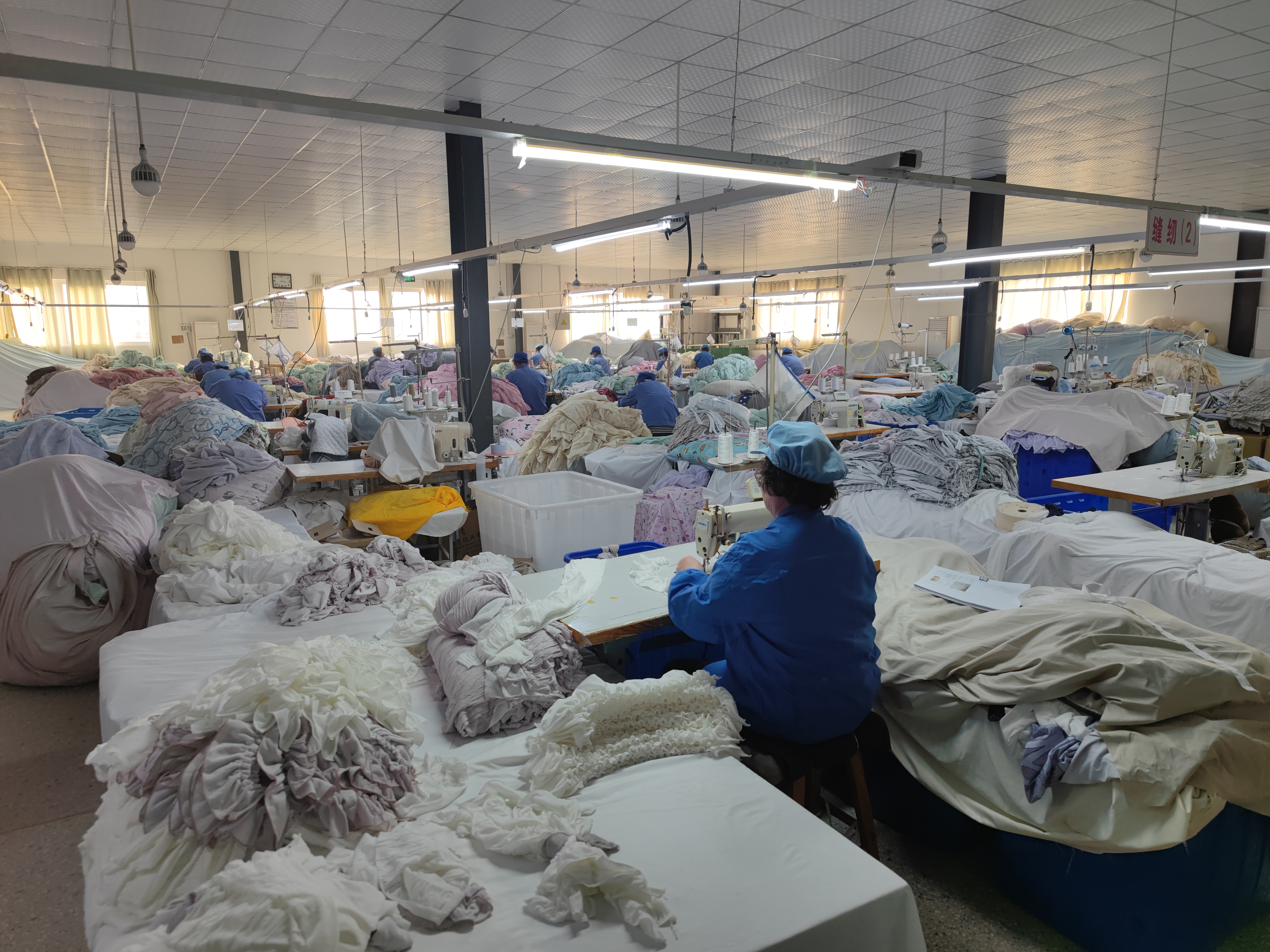 Bedding production floor