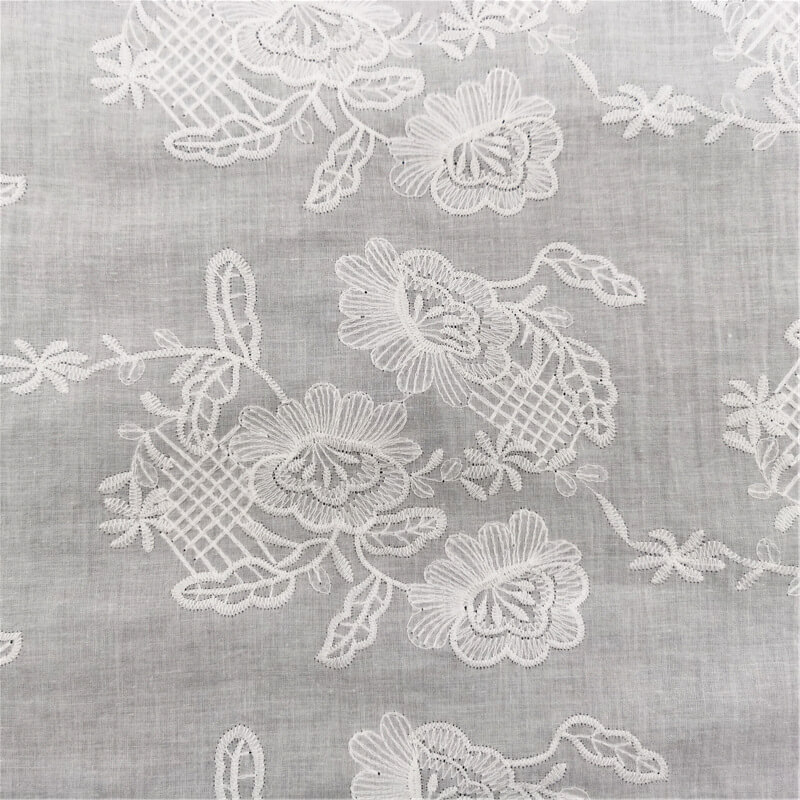 Cutwork Women's 100% Cotton Embroidered Fabric for Women's Wear Wholes