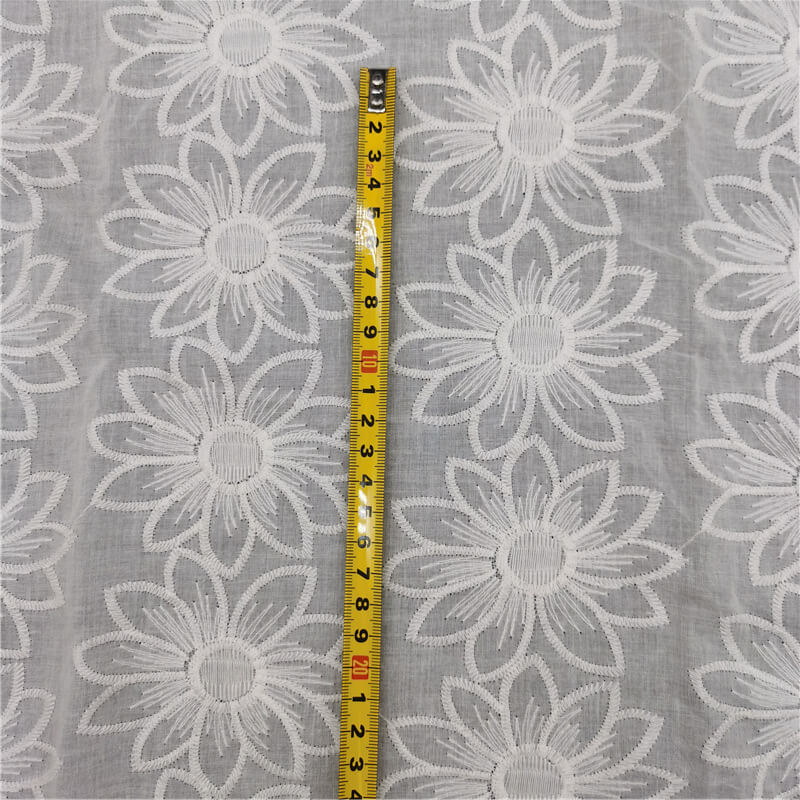 Cutwork Women's 100% Cotton Embroidered Fabric for Women's Wear Wholes