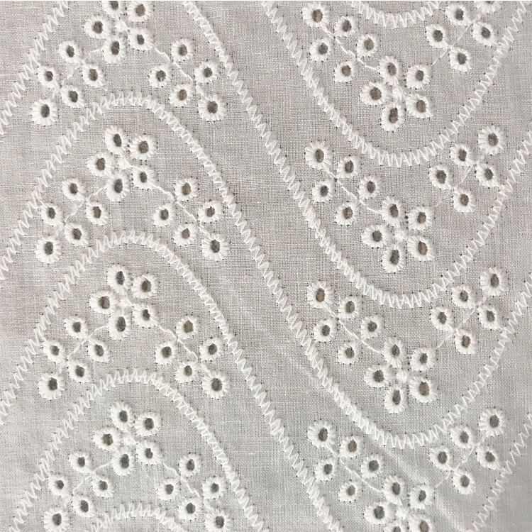60-count Cutwork Eyelet 100% Cotton Embroidered Fabric for Women's Wear Who