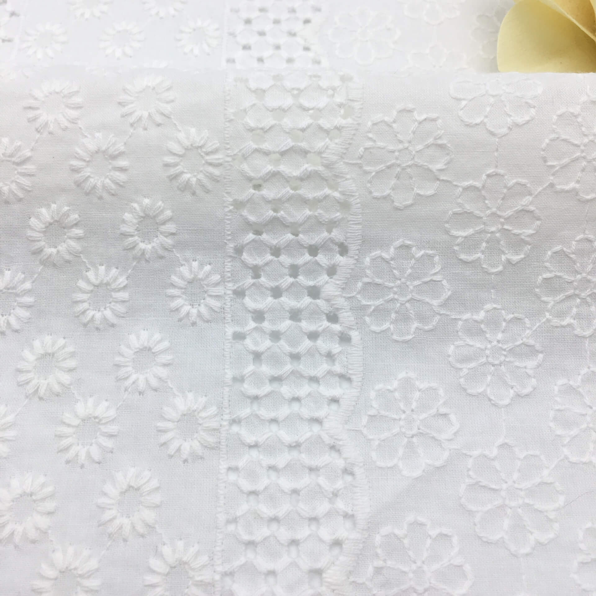 Embroidered Fabric Floral Polyester for Women's Wear Wholesale Supplie