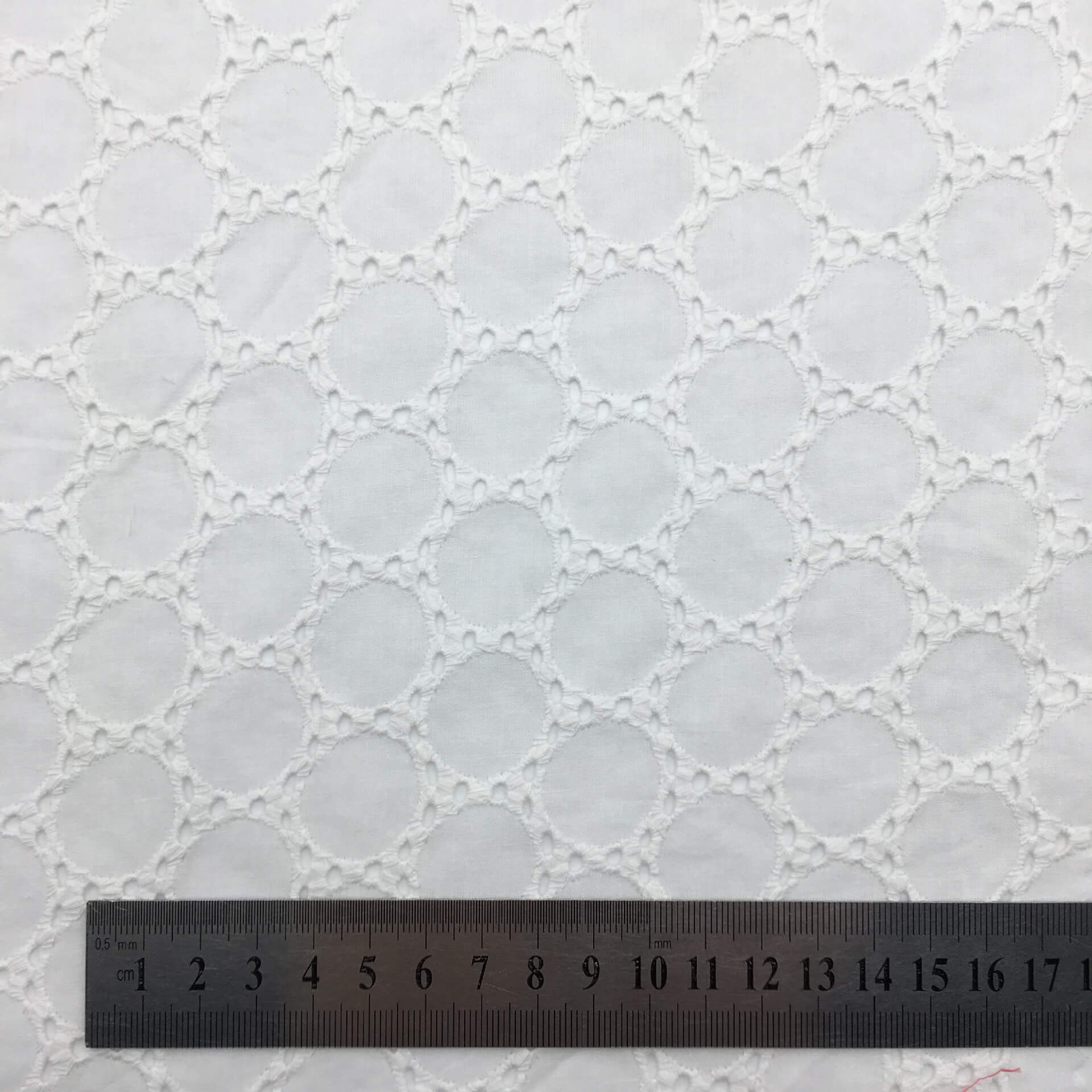 Embroidered Fabric Eyelet Cutwork 100% Cotton for Apparel Wholesale Su 4