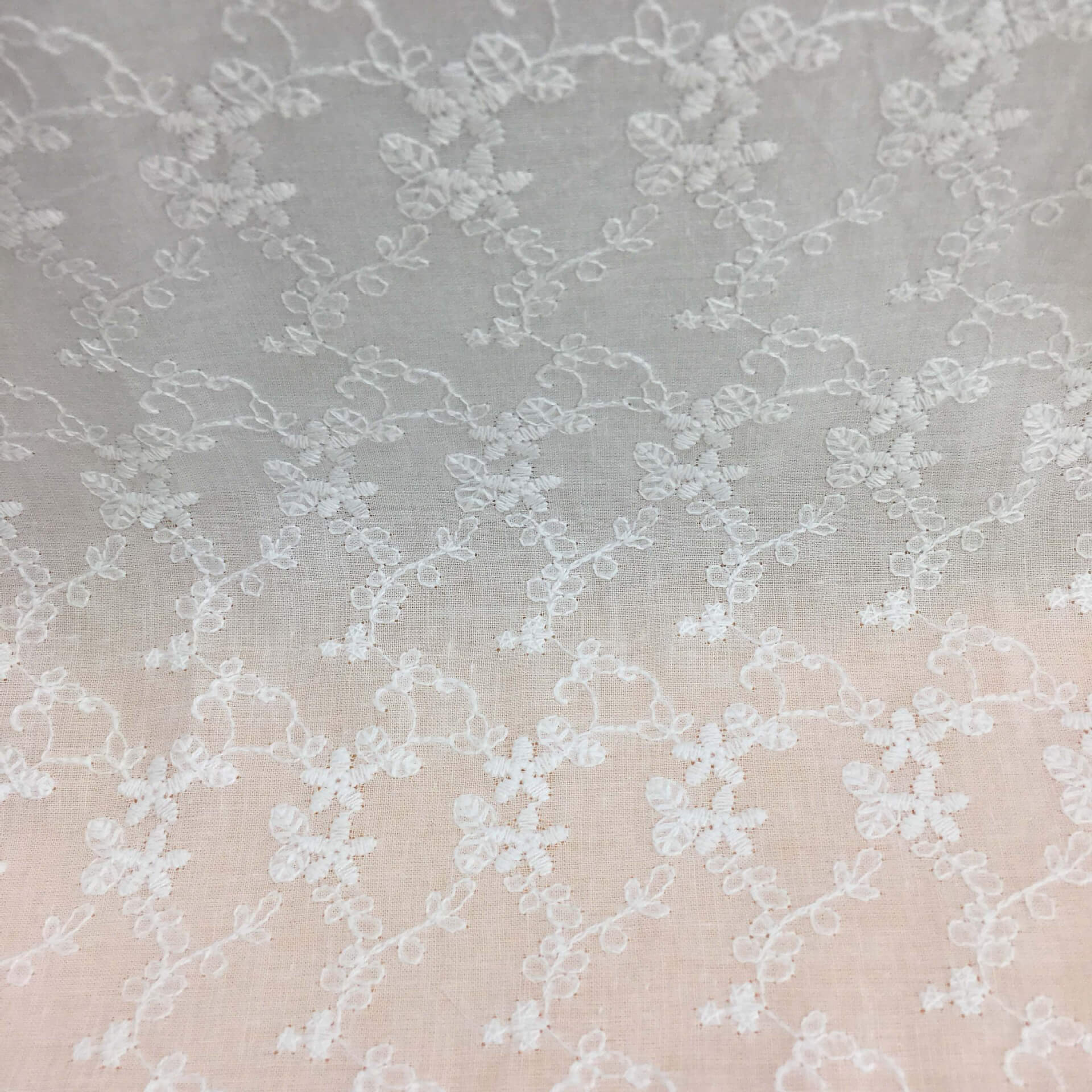 Dress Cutwork Women's 100% Cotton Embroidered Fabric for Women's Wear