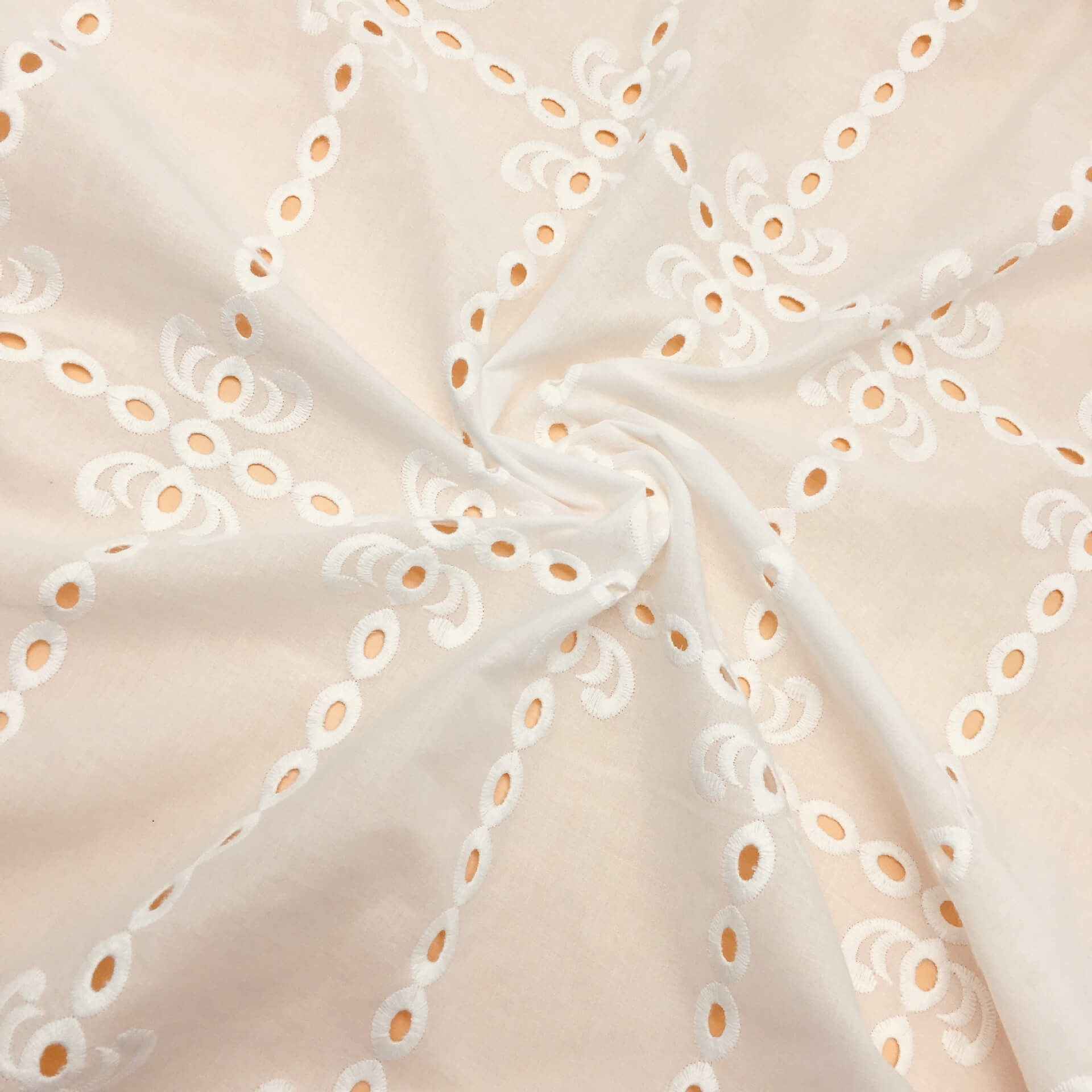 185g Embroidered Fabric Plaid Cutwork 100% Cotton for Kids Wear Wholes