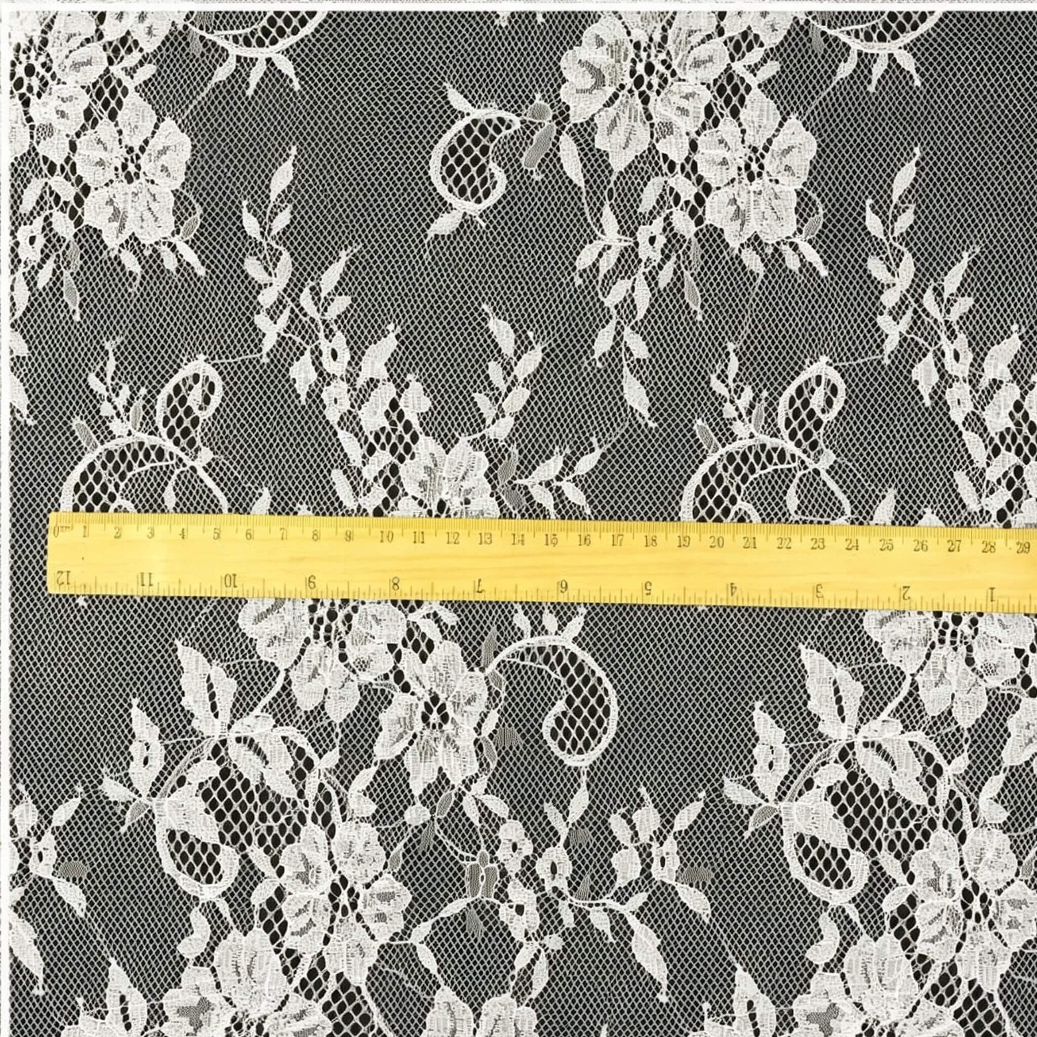 Lace Trim Eyelash Cutwork Polyester Lace Fabric for Apparel Wholesale