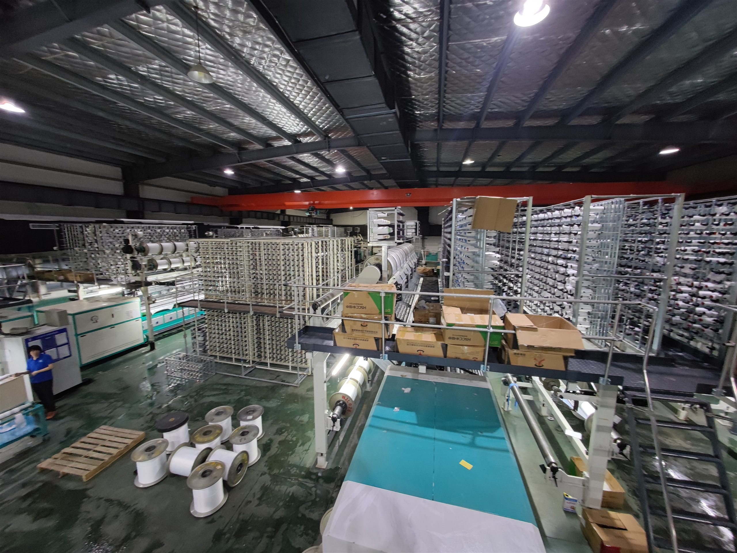 Amber lace fabric production floor